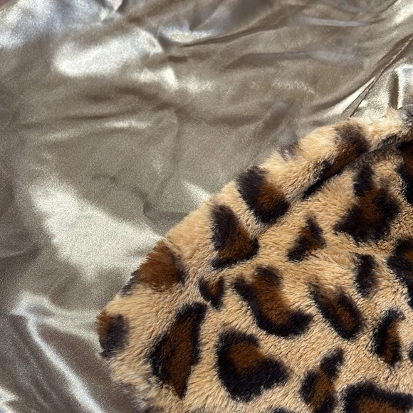 Leopard Vest - Picture 7 of 9